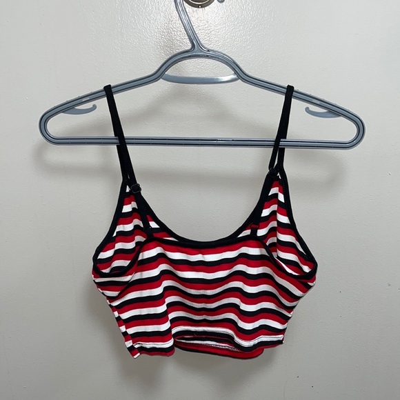 🪻3/$30 Striped crop top!🪻 - Picture 2 of 3
